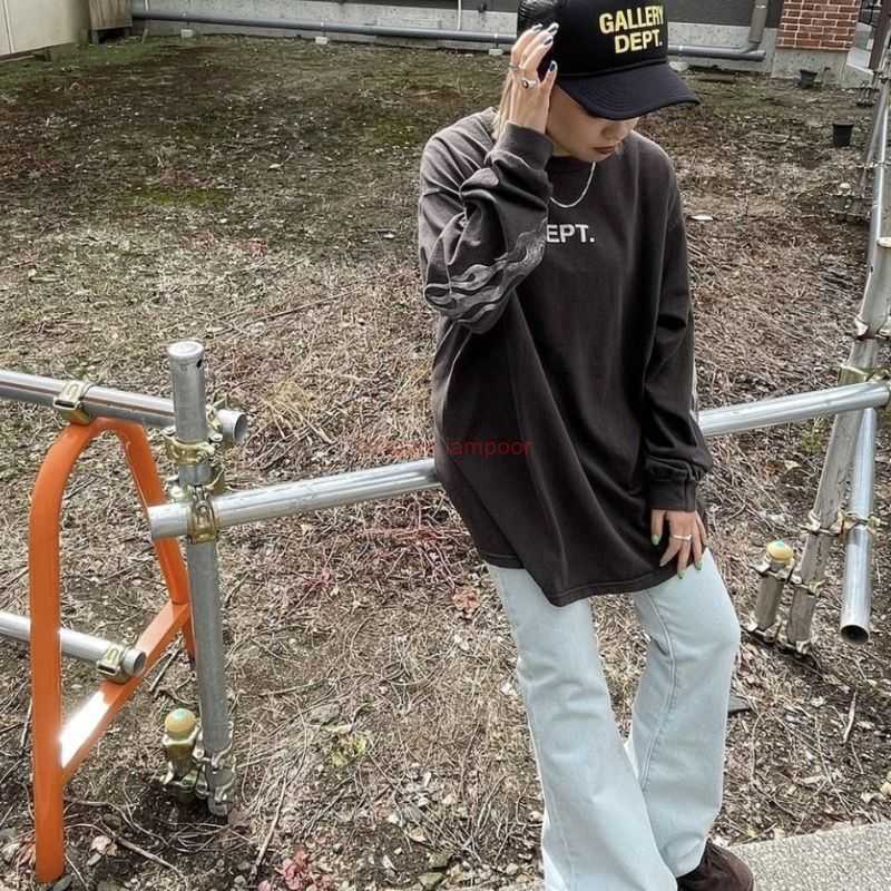 

Designer Fashion Clothing Tees Tshirt Galleryes Depts Flame Kirin Arm Print Loose Casual Fashion Brand Men Women Couple Base Tshirt Long Sleeve Ins Luxury Casual Top