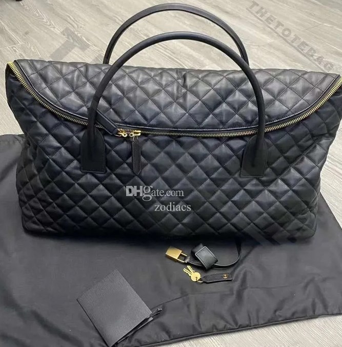 

Designer Es Giant Travel Bag In Quilted Leather Black Maxi Supple Bag Luxury Womens Mens Duffle Bags Metal Hardware Zip Closure Top Handles Leather Case