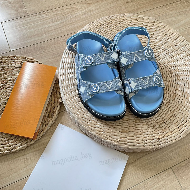 

Platforms Designer Sandal Summer Shoe for Girls Fashion Holiday Beach Slipper Emboss Letter Elevating Sandals with Box 35-42, Blue