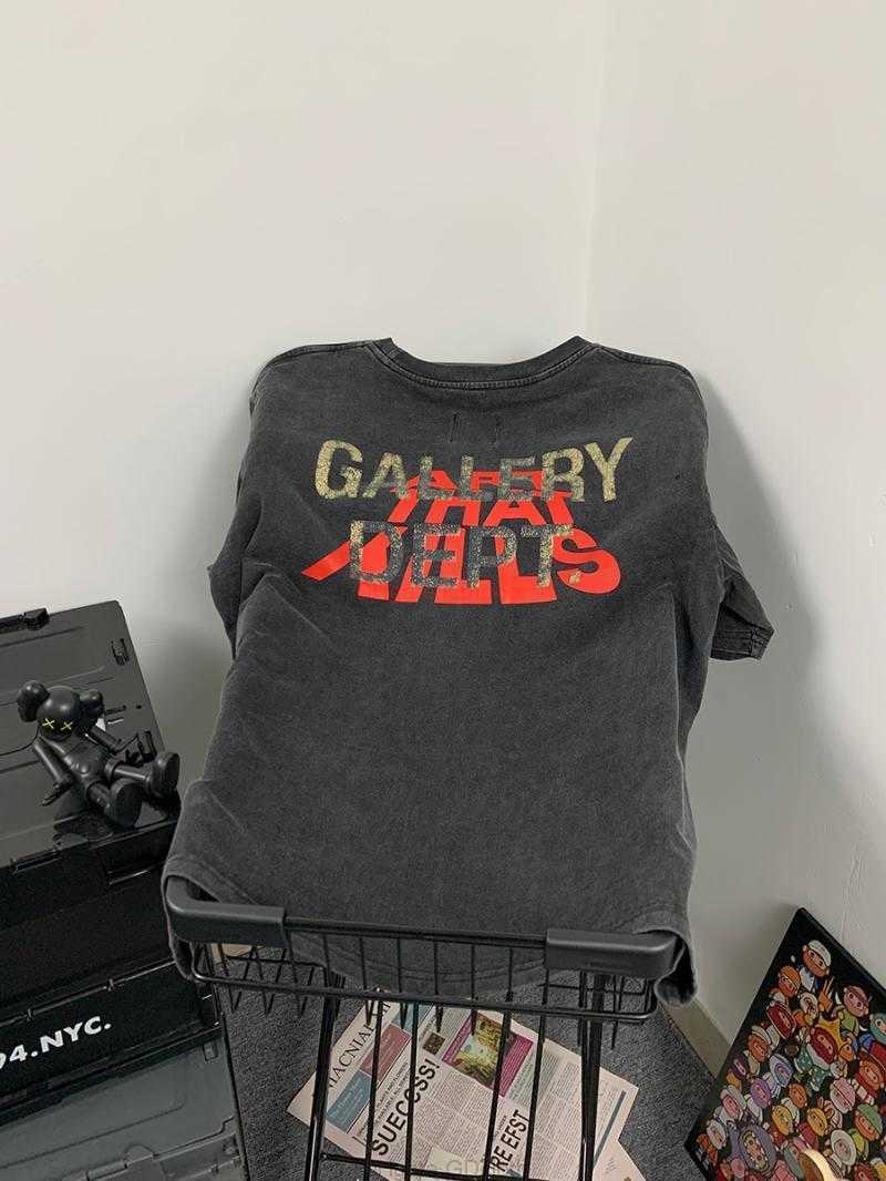 

Designer Fashion Clothing Tees Tshirt Galleryes Depts Rainbow Stamped Letter American Small Street Fashion Couple Short Sleeve Tshirt Casual Streetwear Tops Rock, Wash black
