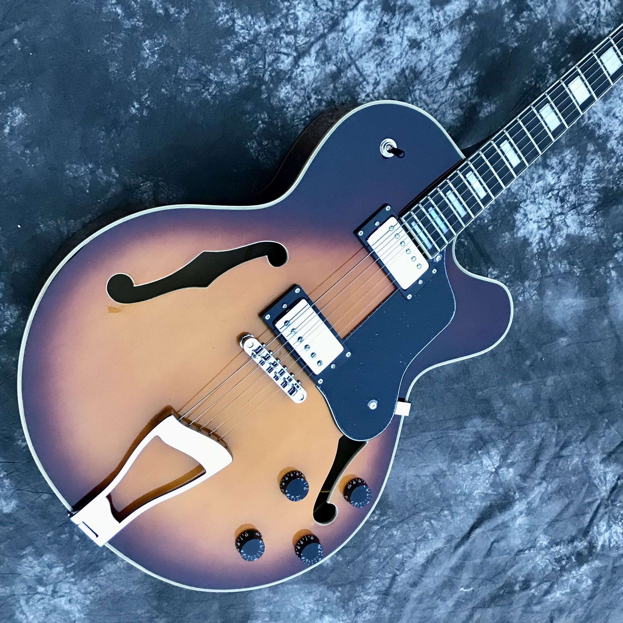 

Custom Vintage Sunburst Electric Guitar Semi Hollow Body Alnico Pickups