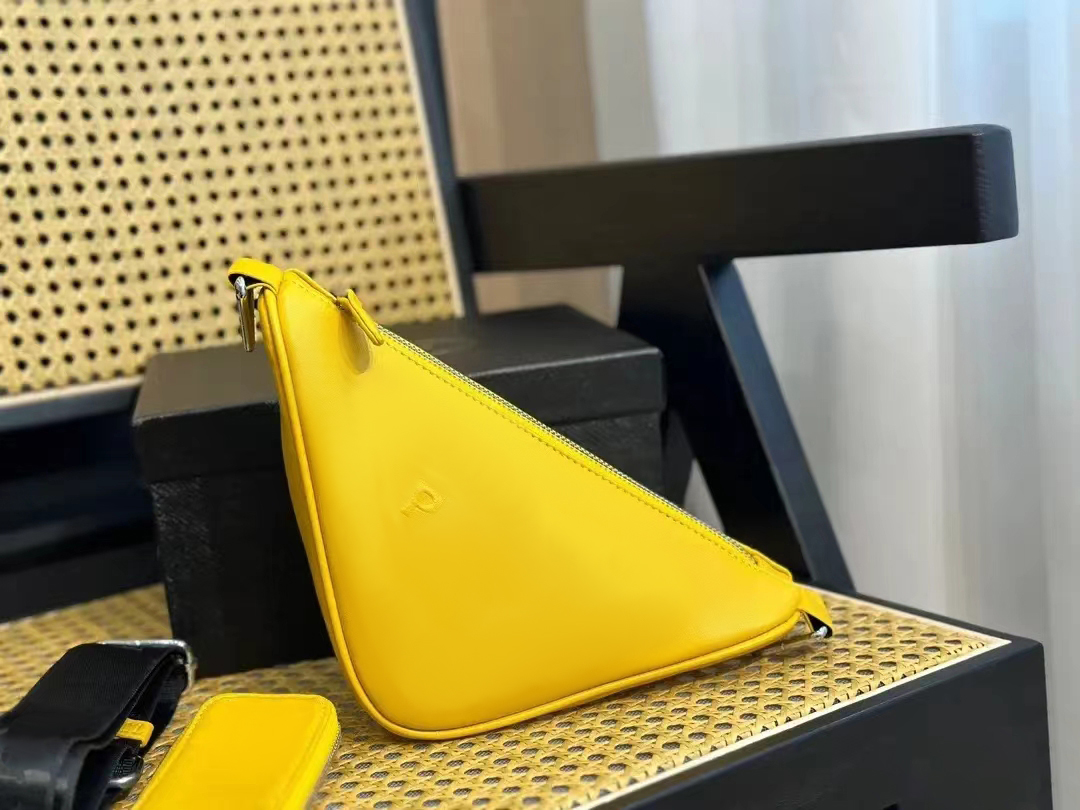 

womens pochette Cowhide triangle bag Luxury prad designer shoulder bags mens wallet Large handbag crossbody shopping bag vintage hobo clutch tote black travel bags