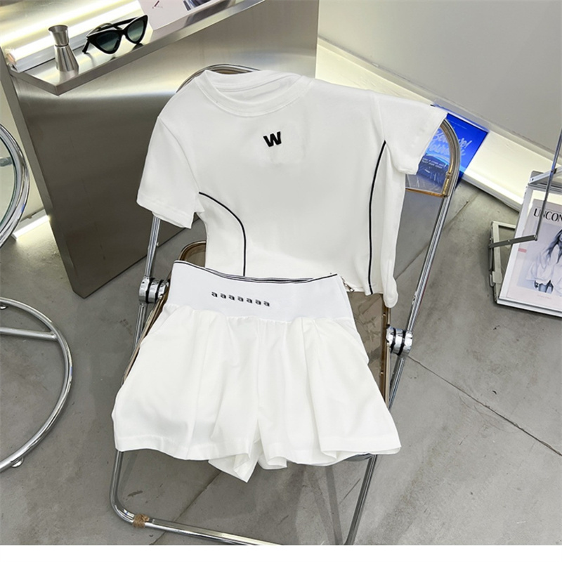 

Designer Women's Two Piece Pants Sports Suit Women's Summer Loose Casual Short Sleeve Sets Style Small Slim Whit High Waist Shorts Set Tracksuits Black White