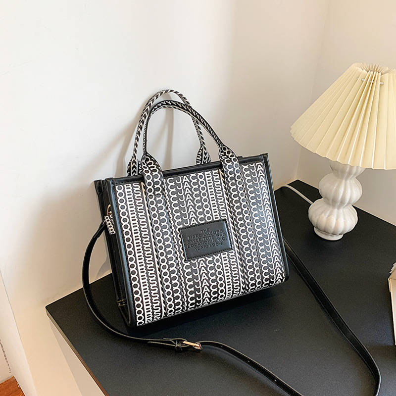 

Ins 2023 Large Capacity Letter Tote Bag Fashion One Shoulder Cross-body Handbags, Aspic