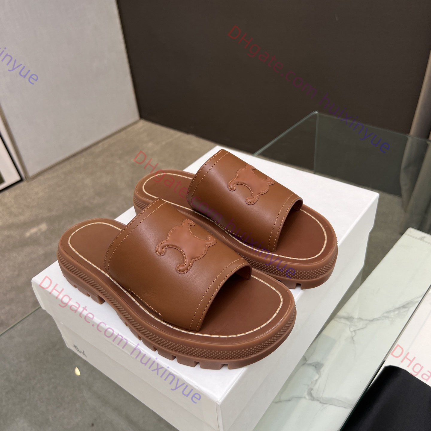 

Top quality Designer Triomphe slides Calfskin vegetal tan sandals slippers shoes women beach thick bottom shoes slip on Rubber shoes factory footwear With Box 35-45, Black