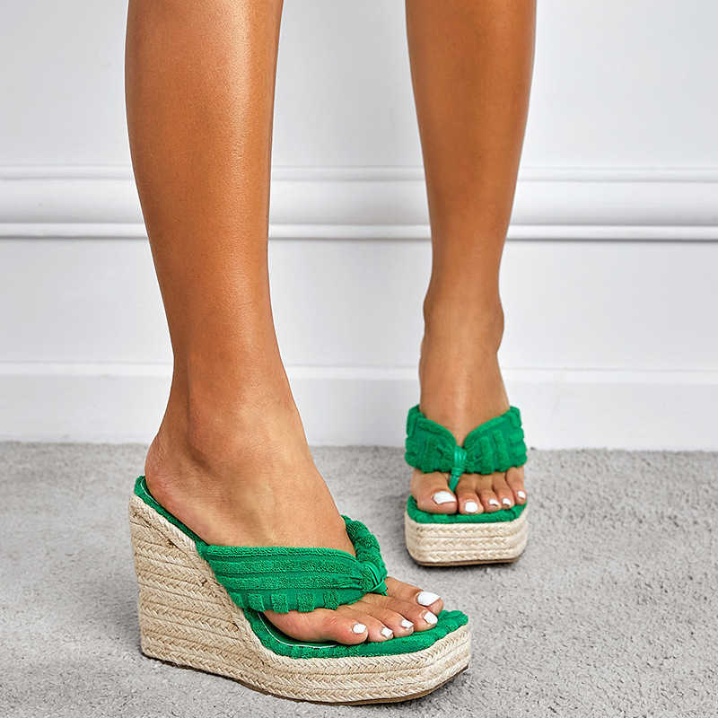 

Slippers Sandals Woman Summer New Flip-flops Sexy T-stage Catwalk Models European American Style Luxury Fashion Platform Wedge Heel Shoes J230519, White