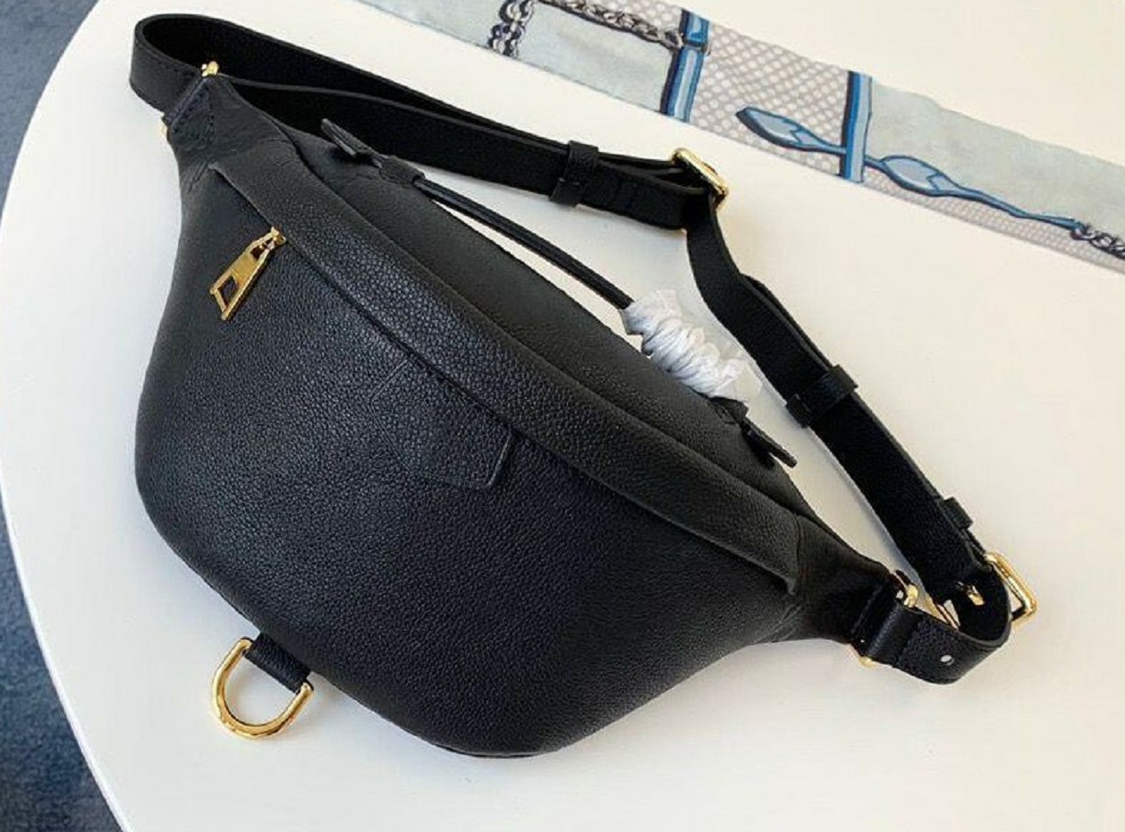 Bumbag Cross Body Sacs Sacs Tempérament Bumbags Fanny Pack Bum Florshing Flowers Famous Le cuir souple Luxurys Designers Sacs Numéro de série Dat