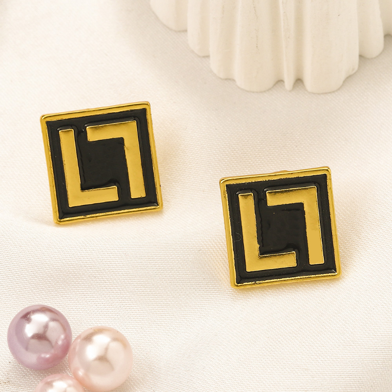 

2023 Womens Love Stud 18K Gold Earring Charm Black Letter Square Earrings New Style Jewelry Wedding Party Stainless Steel Jewelry Wholesale