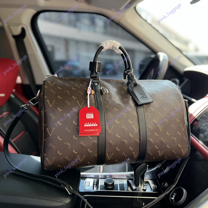 

Street Fashion Duffel Bags Women Mens Traveling Bag Designer Handbags Outdoor Packs Womens Hiding Sports Pack Letter Leather D2305192F, Black