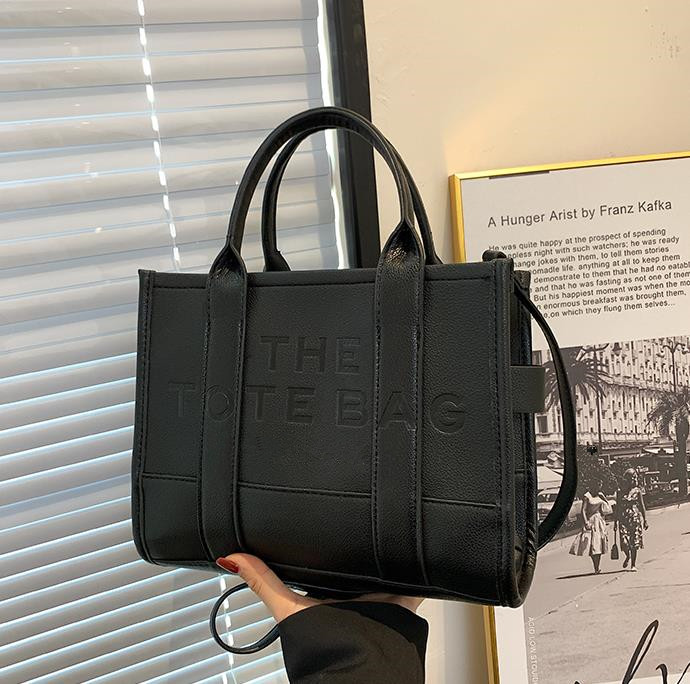 

The tote bag Marc Womens pu Leather Handbag Debossed Signature Branding tote bags Shoulder Crossbody Colorblock Bags Casual Square Canvas Large Purses Jobobs 27CM, Pink rolled letter