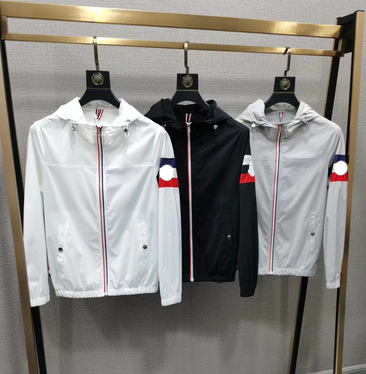 

Original Style Monclair Mens Designer Jacket Couples Fashion Classic Trend Zipper Long Sleeve Slim Fit Hooded Coat Top Sports Thin Hoodie Coats White Epaulettes, Black