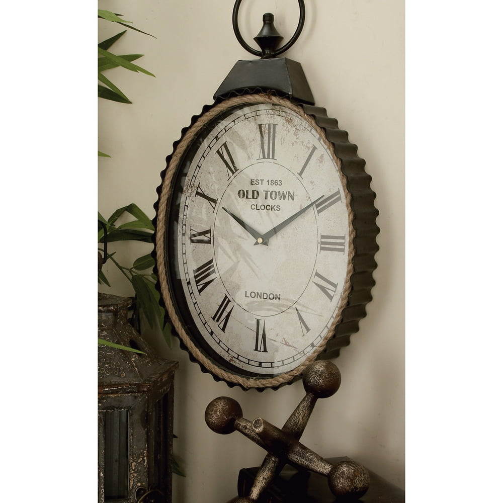DecMode Horloge murale de style montre de poche en métal noir 12 x 21 avec accent de corde