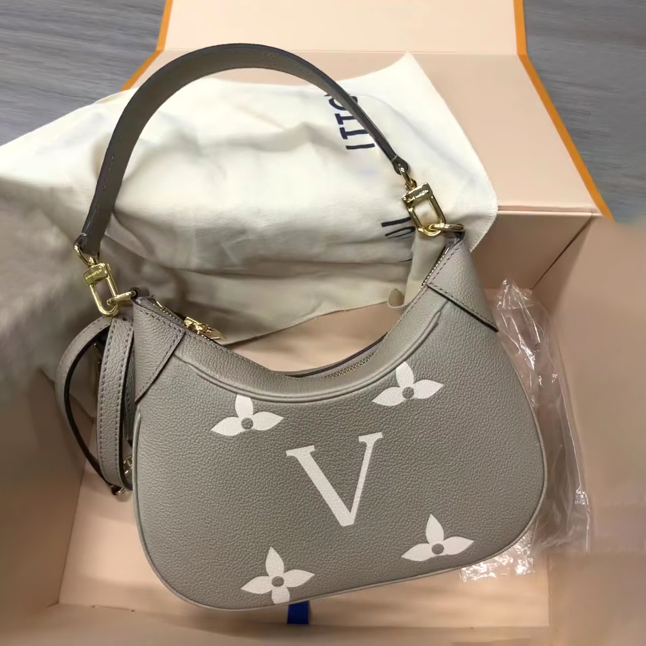 

2023 New M46002 M46112 cowhide bagatelle handbag pochette shoulder bag Womens Underarm pouch clutch tote hobo travel Evening chain bags cross body duffle Messenger, White