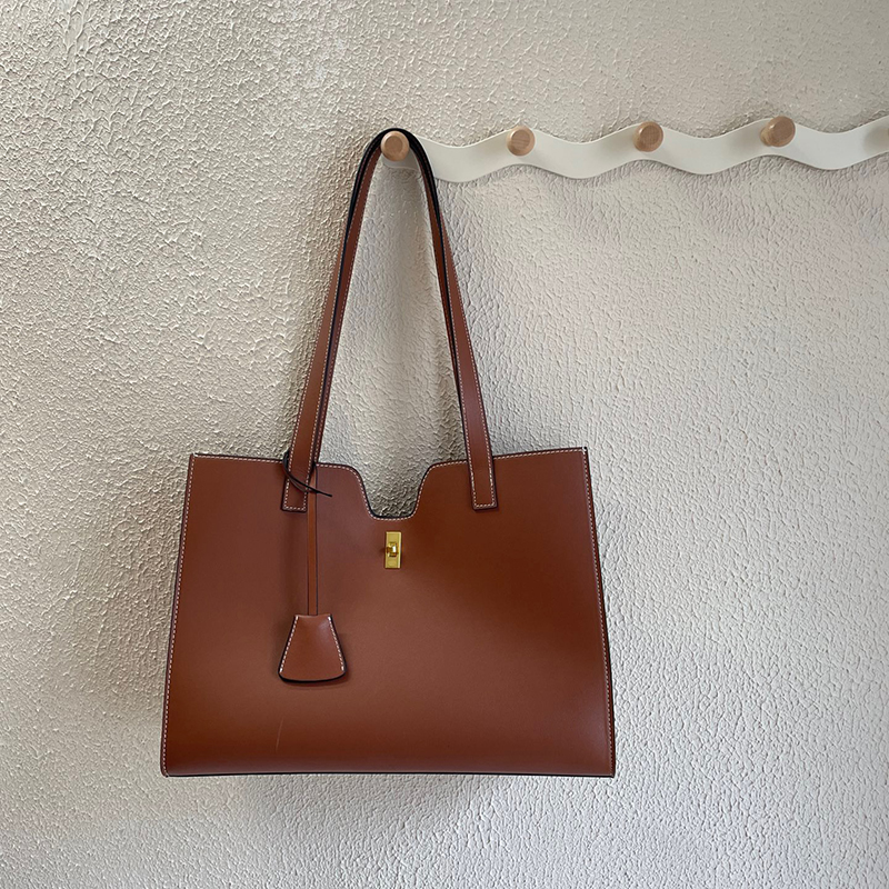 

Fashion 2023new luxurys designer bag handbag of women triomphe arch armpit bag travel shipping large tote pouch bag classic vintage shoulder expensive CABAS16 bags, White