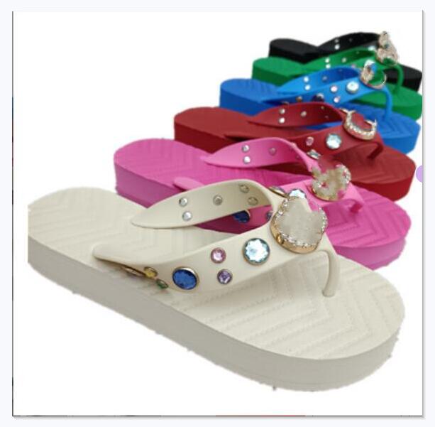 

fashion Designer ladies flip flops simple youth slippers moccasin shoes suitable for spring summer and autumn hotels beaches slippers