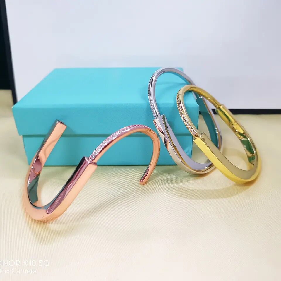 

Designer Lock Bracelet Bangle Titanium steel Silver Gold Bracelets for Women Men Luxury jewelry with velvet bag High Version
