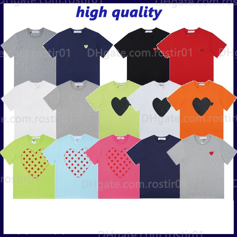 

Embroidery Fashion Mens Play T Shirt Designer Red Heart Shirt Commes Casual Women Shirts Des Badge Garcons High Quanlity TShirts Cotton
