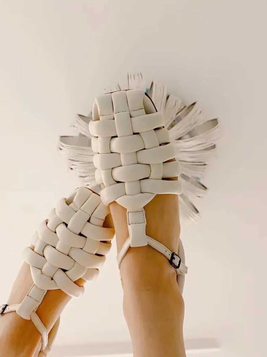 

French hereu back sheepskin woven Roman shoes square flat bottomed casual hollow toe sandals, Light brown