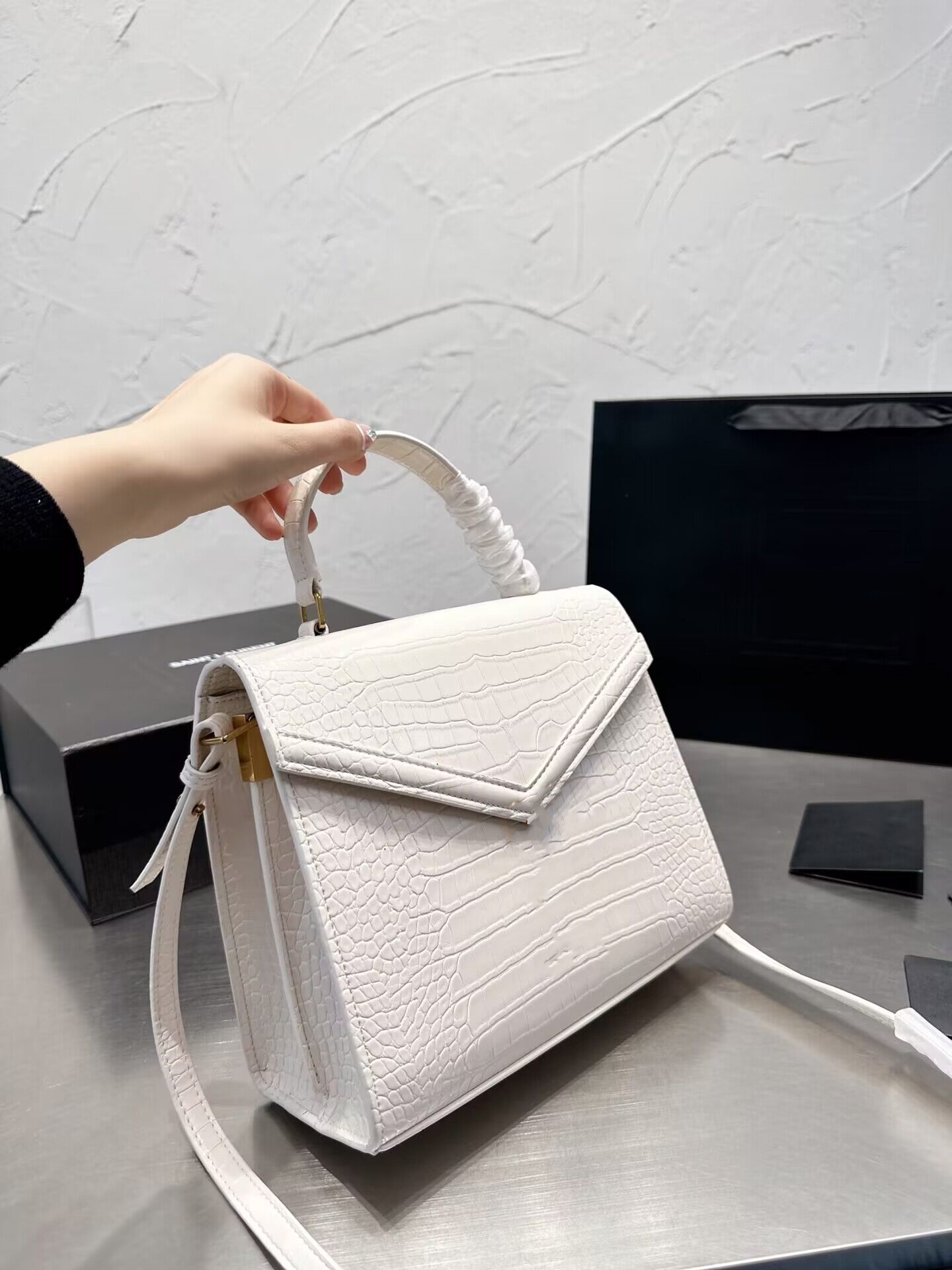 

Luxury ysle handbag cassandra bag mini black ysle bag high quality luxurys handbag designer handbag crossbody bag messenger bag mini tote bag designer bag 25cm