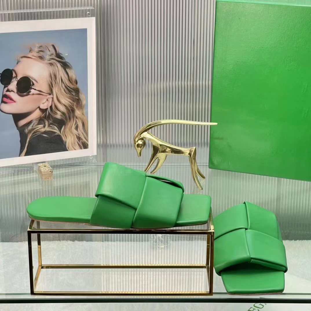 

European Roman summer women's flat bread slippers, diamond design, designer, fashionable, sexy, colorful, real leaher Weaving style, Brown