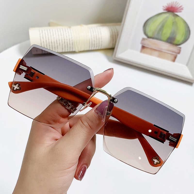

Frames 2023 New Fashion Large Frame Glasses Frameless Trimmed Women's INS Same Sunglasses