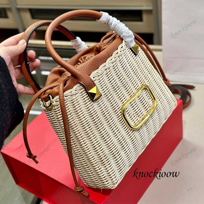 

Summer new bamboo woven bag name brand package women's fashion personality bamboo spelling leather handbag with long shoulder straps can be handheld or crossbody 521, Khaki