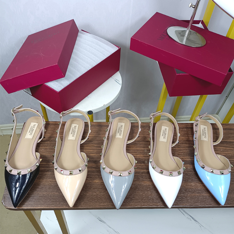 

Summer women's rivet sandals new pointed toe flat bottom with rivet shoes Baotou wear sandals large size 35-43, 11
