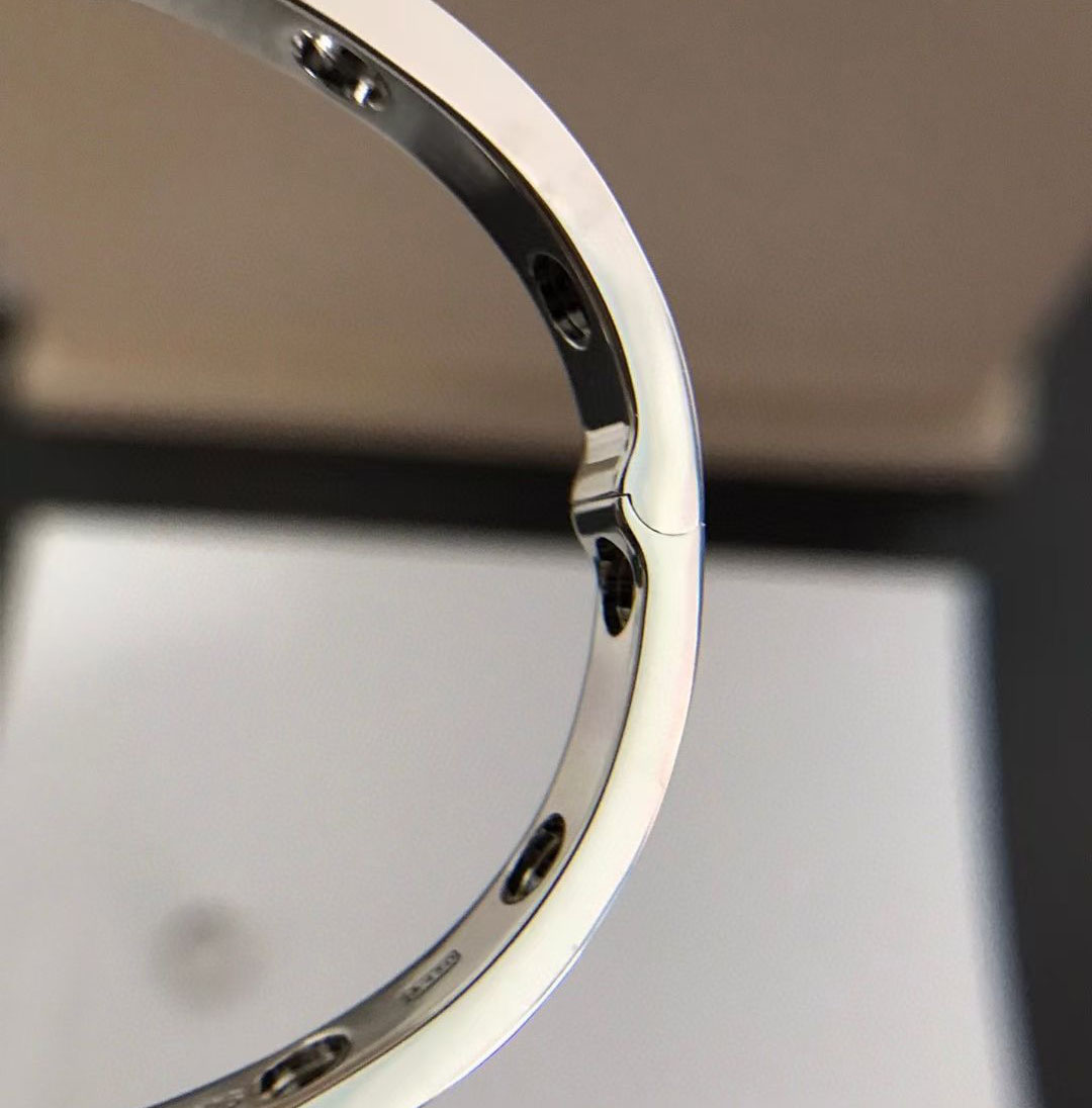2025 Luxury quality V gold material charm punk band wide bracelet with sparkly diamond and black color design in silver plated have box stamp PS5136