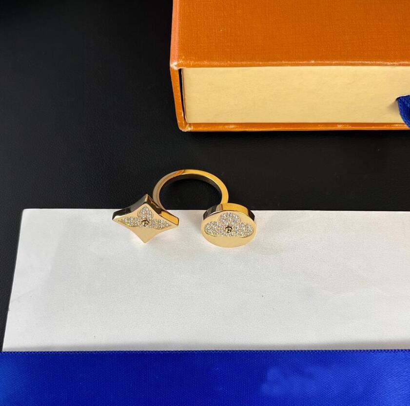 

High-end Designer Never Fade 18K Gold Plated Band Rings Luxury Brand Letter Stainless Steel Ring Inlaid Crystal Adjustable Girl Wedding Fashion Jewelry Accessories