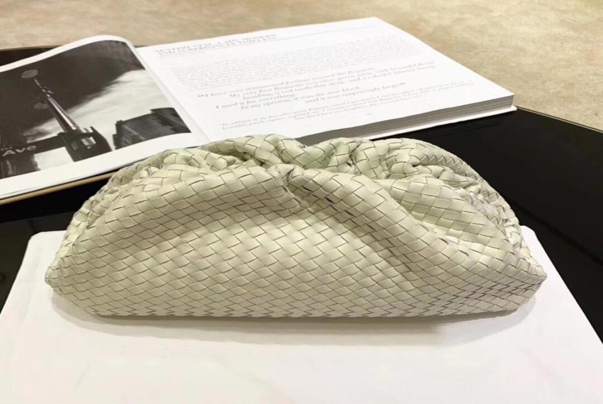 

Newest Evening Magnetic closure Designer Bags Handbags Purse Lady Woven leather cloud bag fashion High Quality Women clutch1343770, Black