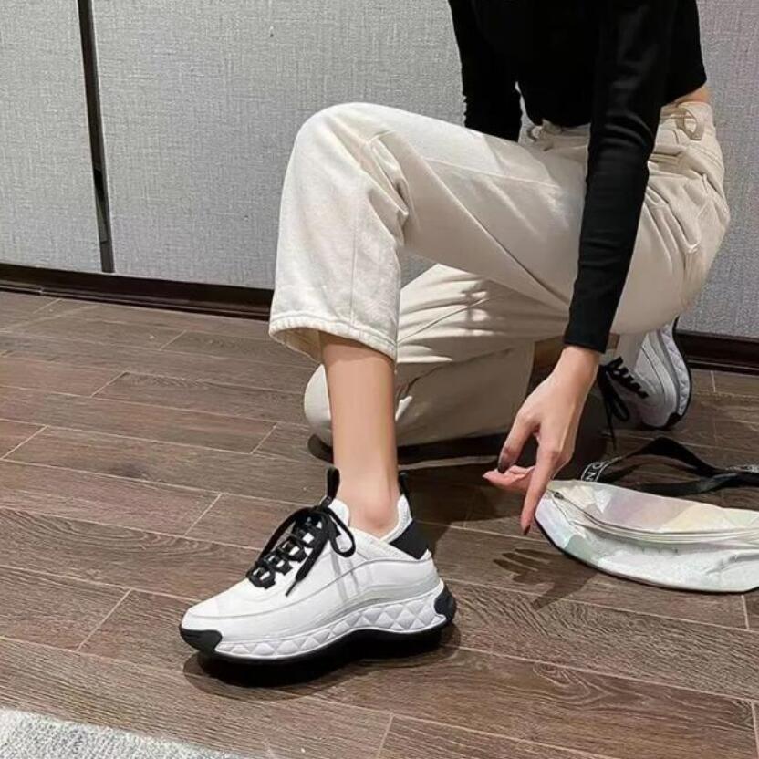 Chaussures habillées de luxe chaussures de sport haut de gamme pour femmes fond épais rehaussé été all-match Designer chaussures de sport en cuir