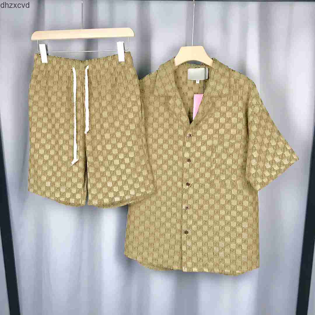 

Summer Mens Womens Casual Tracksuits Fashion Tops Short Sleeved Shirt Sets Sweat Suits Designer Tshirts Shorts Beach Vacation Full Letters Suit Plus Siz 1H5O