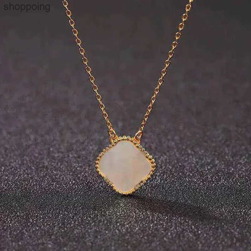 

Luxury Designer Clover Necklace Womens Fashion 15mm Flowers Four-leaf Cleef Pendant Jewelry for Neck Gold Chain Necklaces
