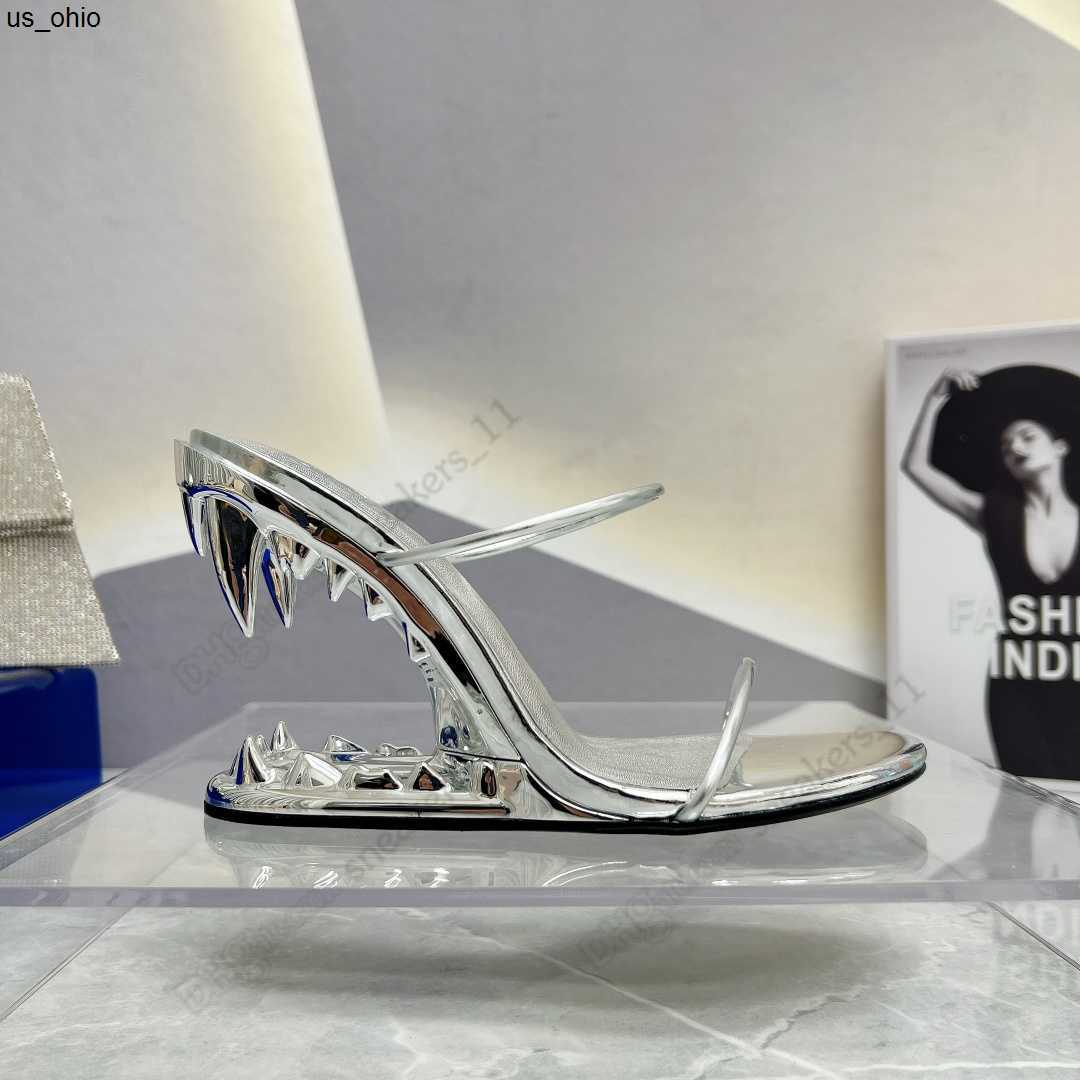 

Sandals GCDS Flip Flops Womens Wedge Sandals with Jaw Shape Beast Teeth Design Shaped Heel High Heel Sandals Gold Metal Heels Sexy fashion Luxury Designer Factory Sho
