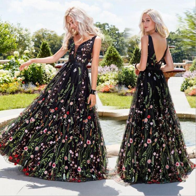 

Casual Dresses Style Sexy Deep V Sleeveless Embroidered Flower Backless Dress Full-skirted Ball Gown, Multi