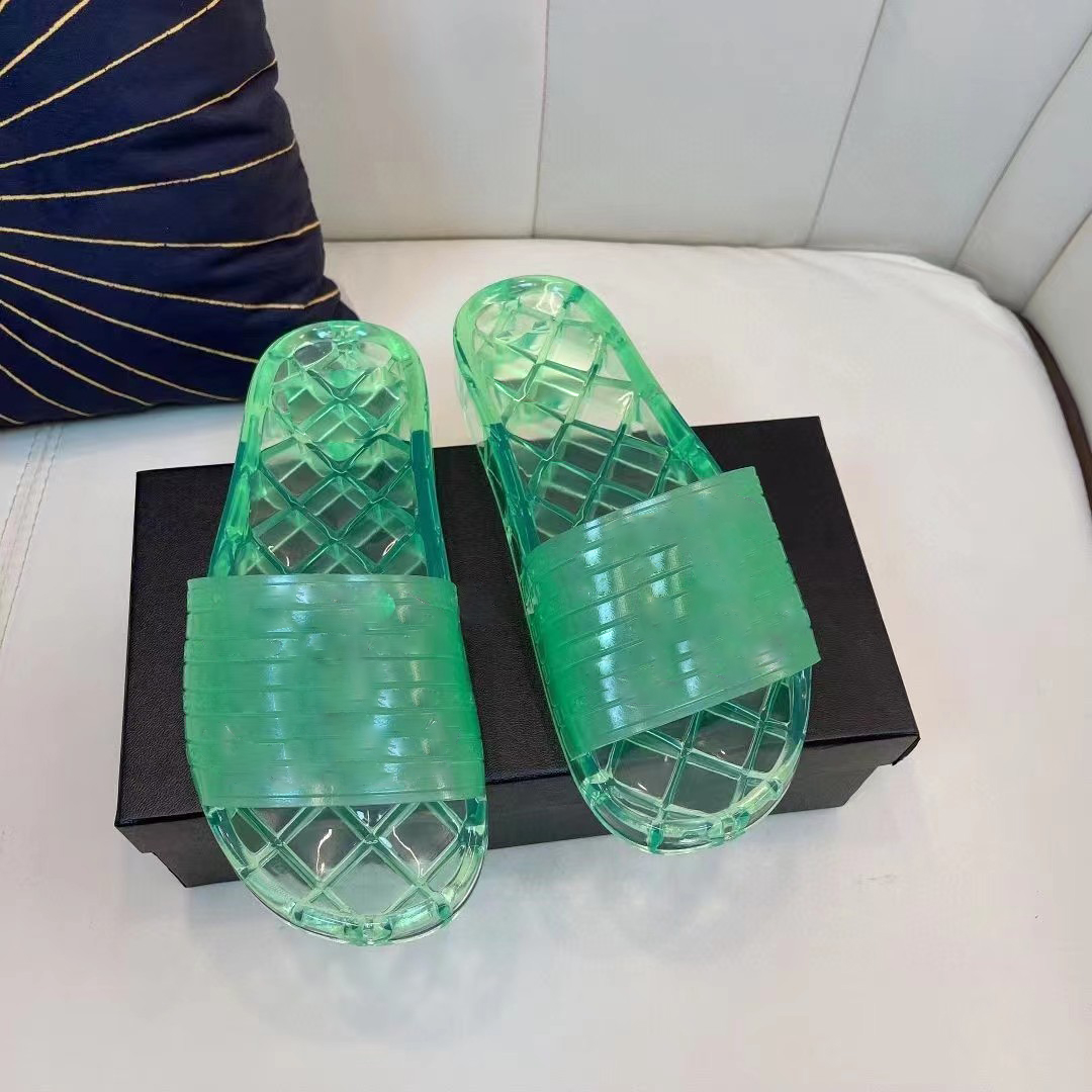 

Fashion rubber transparent flat sandals designer style new high-quality beach travel slippers, Black