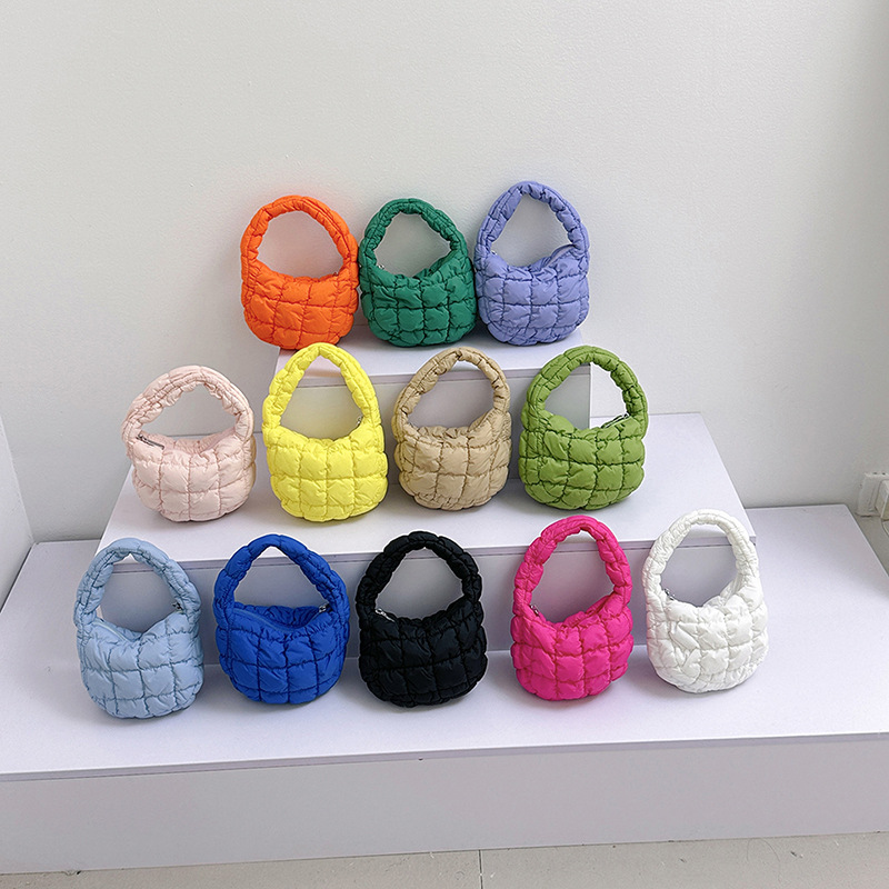 

Lady bubble clouds Totes women checkerboard quilted ruffle handbag candy color nylon all-matching bags Z2317, Black