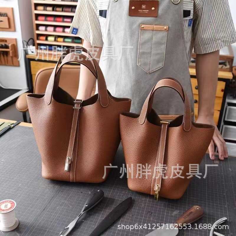 

Designer Handbag Picotin Lock Cargo H Home h Handmade Original Leather Hand Sewn Wax Thread Portable Women's Bag 18/22cm 'vegetable Basket Bucket Bag