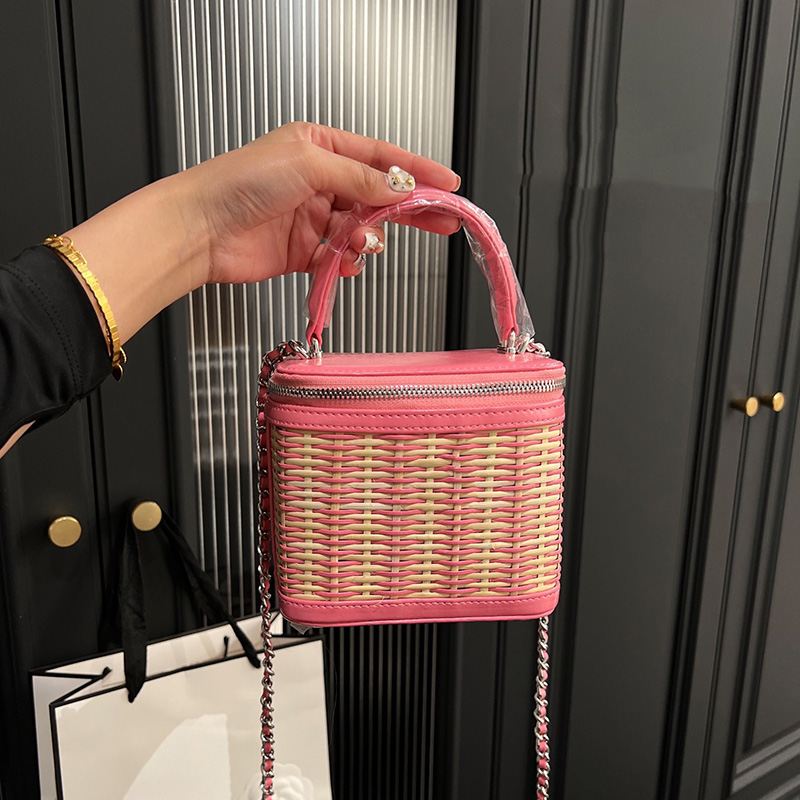 

Womens Oil Wox Leather Rattan Weaving Vanity Bags Top Handle Totes Suit Case Silver Metal Hardware Matelasse Chain Crossbody Shoulder Handbag Cosmetic Case 15X13CM, Box