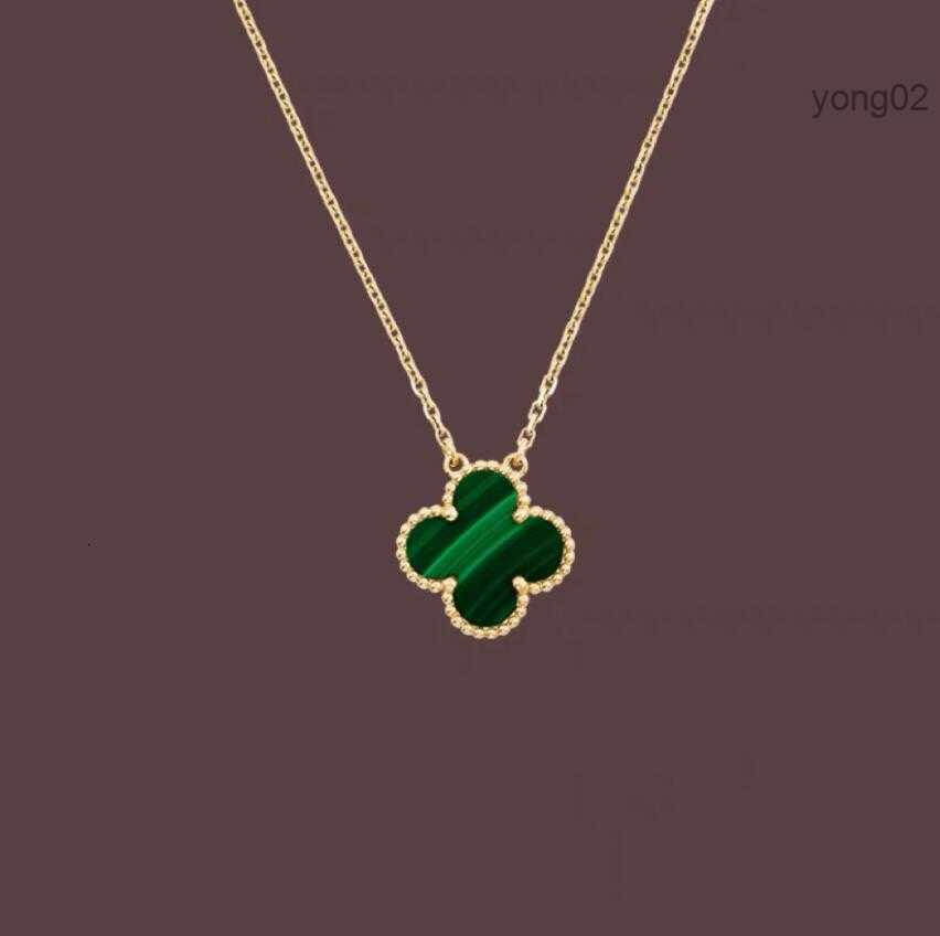 

Fashion Pendant Necklaces for Women Elegant 4/four Leaf Clover Locket Necklace Highly Quality Choker Chains Designer Jewelry 18k Plated Gold Girls Gift