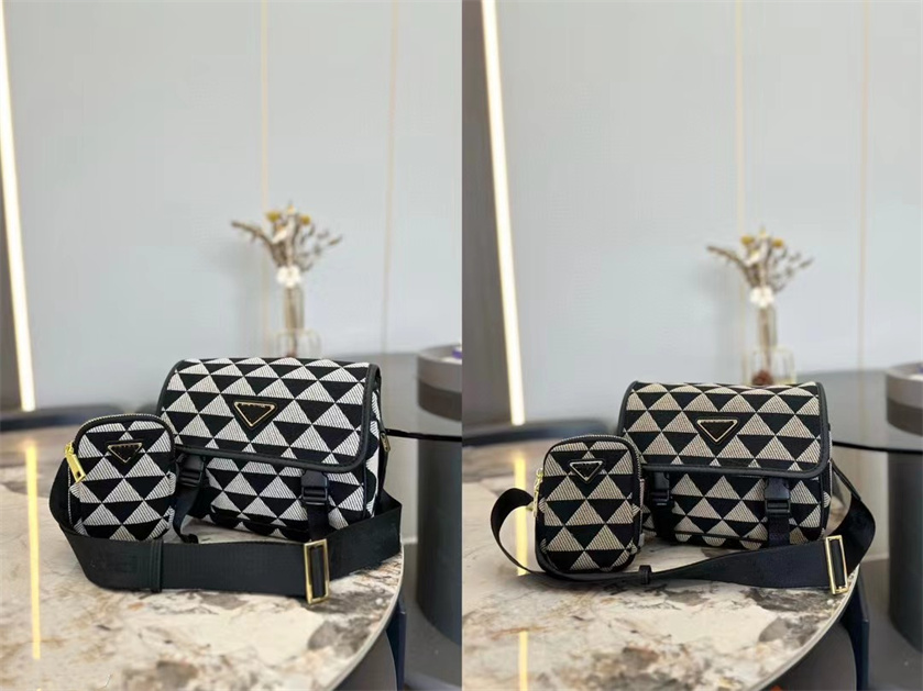 

Designer Postman Bag Mens Men One Shoulder Crossbody Women Fashion Bags 2 Pcs Set Handbag Woman Camera Bag Print Prade Purses Handbags, White