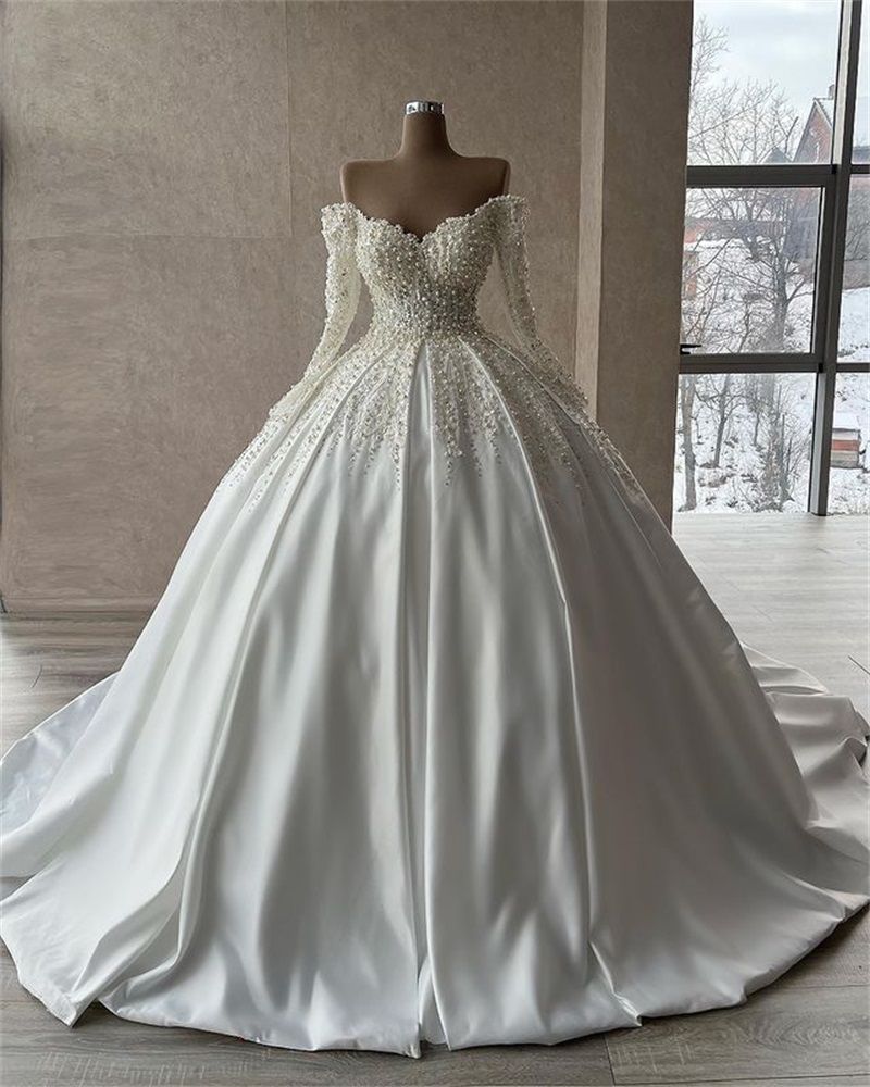 2023 Robes de mariée de luxe robe de bal hors épaule dentelle appliques perles perles manches longues robes de mariée en satin sur mesure robe de