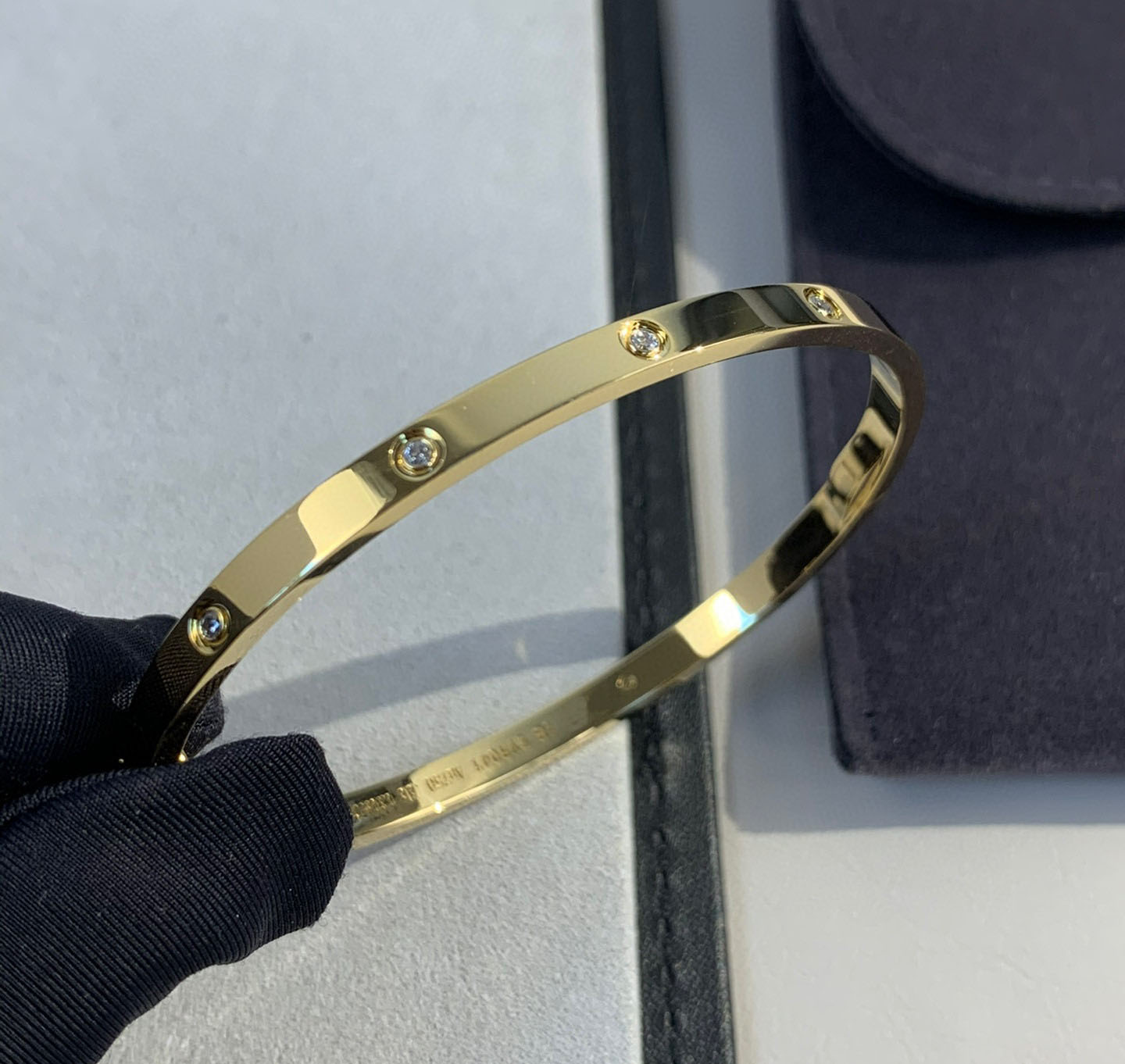 2023 Luxury excellent quality V gold material charm thin punk band bracelet with 10pcs diamond in three colors plated have box stamp PS5141