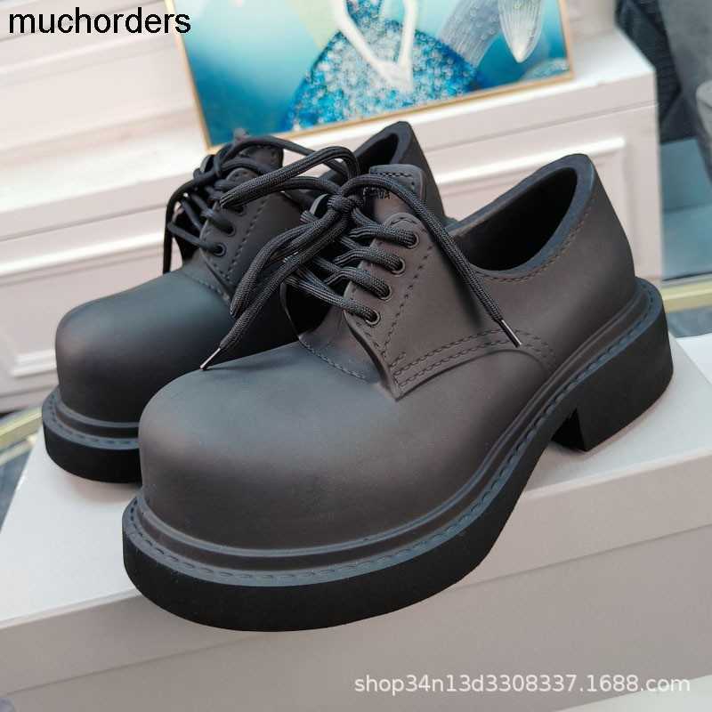 

Guangzhou Paris style Michidharma shoes for women super cool and dazzling couples the same style of big toe shoes thick heels thick soles and elevated men's shoes, Black