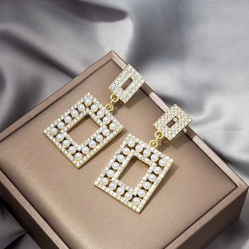 

2023 Korean Fashion Shining Rhinestone Hollow Square Drop Earrings for Women Girls Vintage Crystal Luxury Jewelry Party Gifts