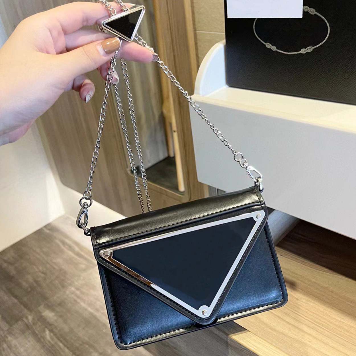 

Chain Bags Crossbody Luxury Designer Brand Fashion Shoulder Bags Handbags High Quality Women Letter Purse Phone bag Wallet Totes Metallic, No bags