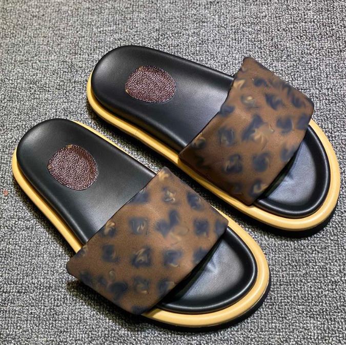 

621s Sandals Designers Pool Pillow Mules Women Sandals Sunset Flat Comfort Mules Padded Front Strap Slippers Soft Fashionable Easy