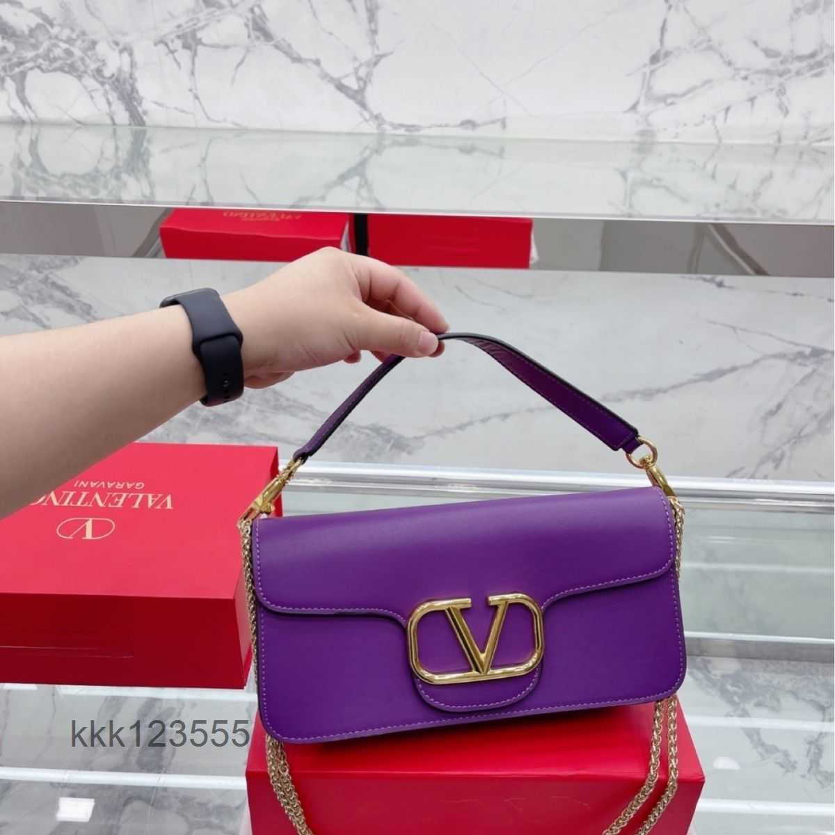 

Famous Star Valentions Loco Designer Bags Bag Style 2023 v Luxury Hardware Chain Evening Party Fashion Handbags Solid Handheld Crossbody One Shoulder JEBW, Red large