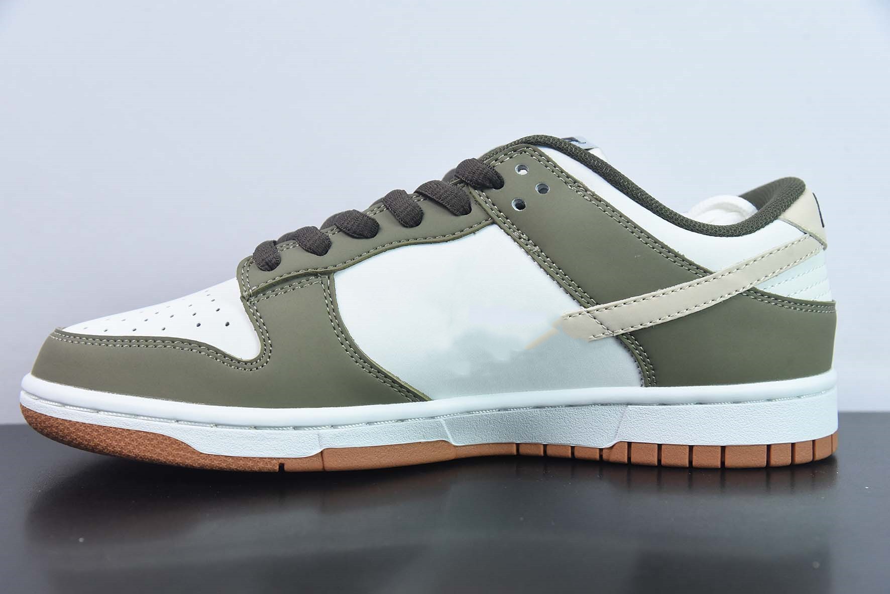 

2023 Shoes Skateboard Otomo Katsuhiro x DK Low White Brown Green Casual Sneakers Men Women Dnks Low Pro With Box