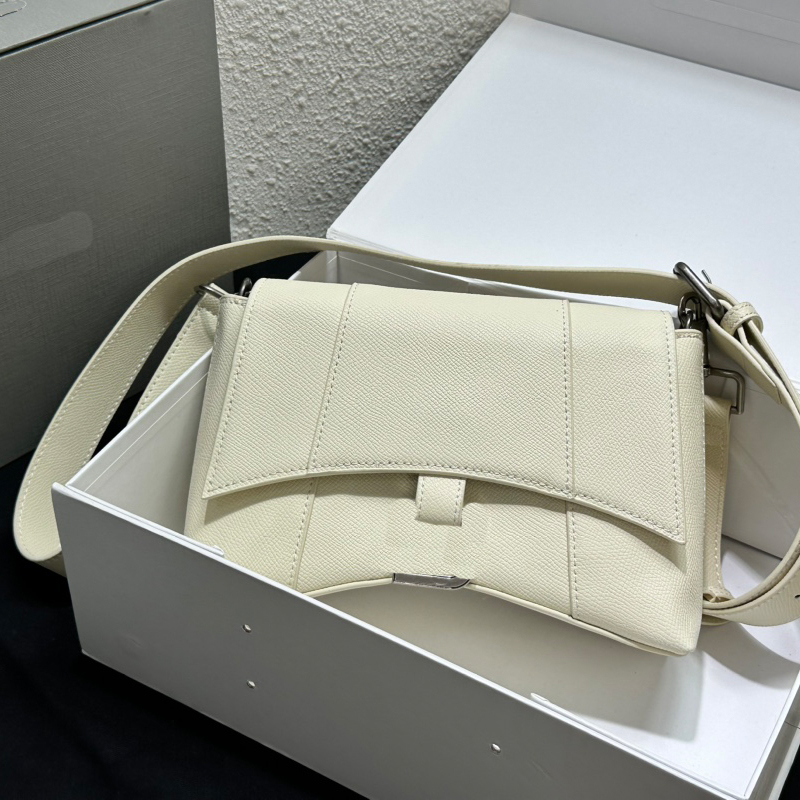 

New Hourglass Bags Metal Letter Crossbody Bag Lychee Grain Cowhide Shoulder Purse Handbags Purse Interior Zipper Pocket Downtown Pouch